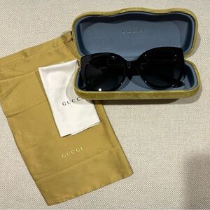 Gucci Black Oversized Sunglasses with Velvet Case